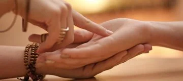 Hand lesen aus der Hand lesen & deuten